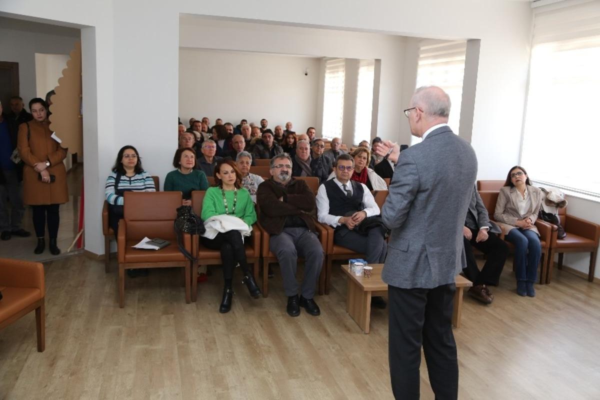 Efeler&rsquo;de &ldquo;Enfeksiyon hastalıkları ve aşılar&rdquo; konuşuldu