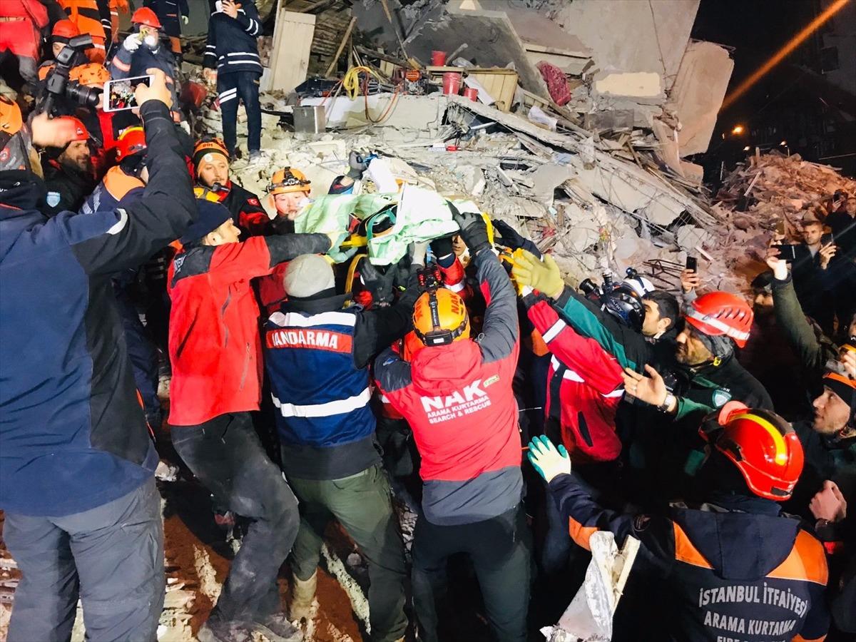 Elazığ'da 23 saatin sonunda mucize kurtuluş!