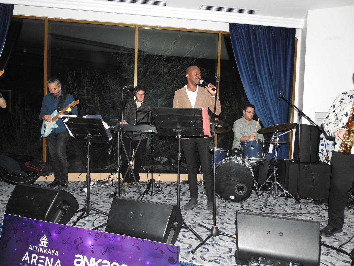 Jazz dinletisinin geliri depremzedelere g&ouml;nderilecek