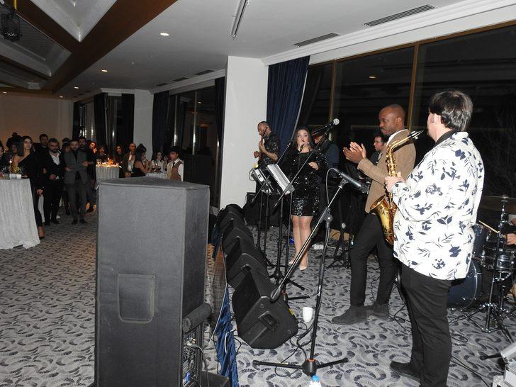 Jazz dinletisinin geliri depremzedelere gönderilecek G4