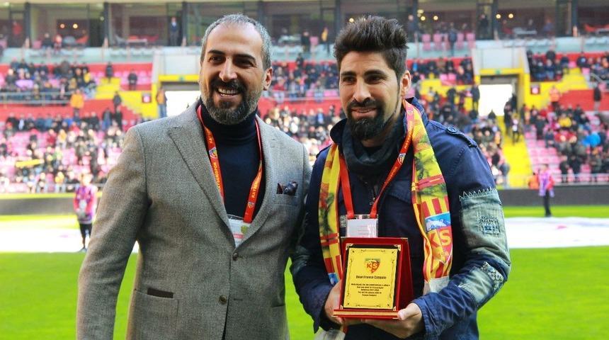 Kayserispor, Cangele’ye plaket verdi