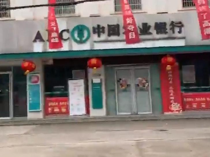 BBC muhabiri Çin'de koronavirüsün yayıldığı eyaleti görüntüledi G4