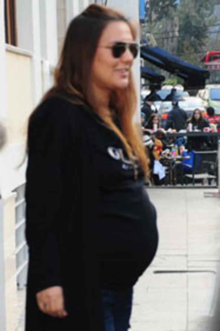 Demet Akalın, Okan Kurt'la yatakları ayırmış G5