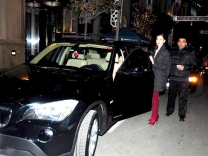 Güzel oyuncu Fahriye Evcen kaza yaptı G5