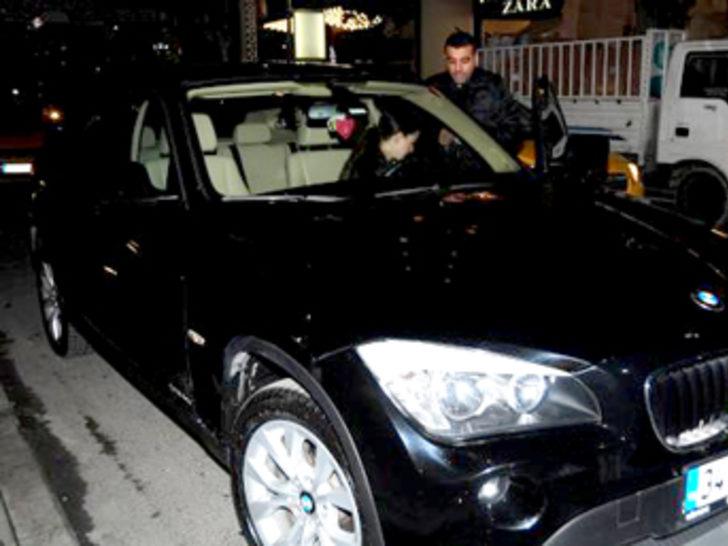 Güzel oyuncu Fahriye Evcen kaza yaptı G2