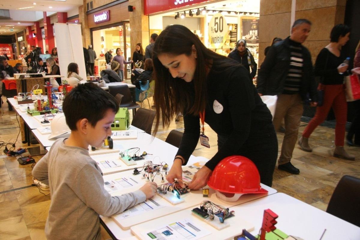 &Ccedil;ocuklar s&ouml;mestir tatilinde Robotik Kodlama Festivali&rsquo;nde buluşuyor