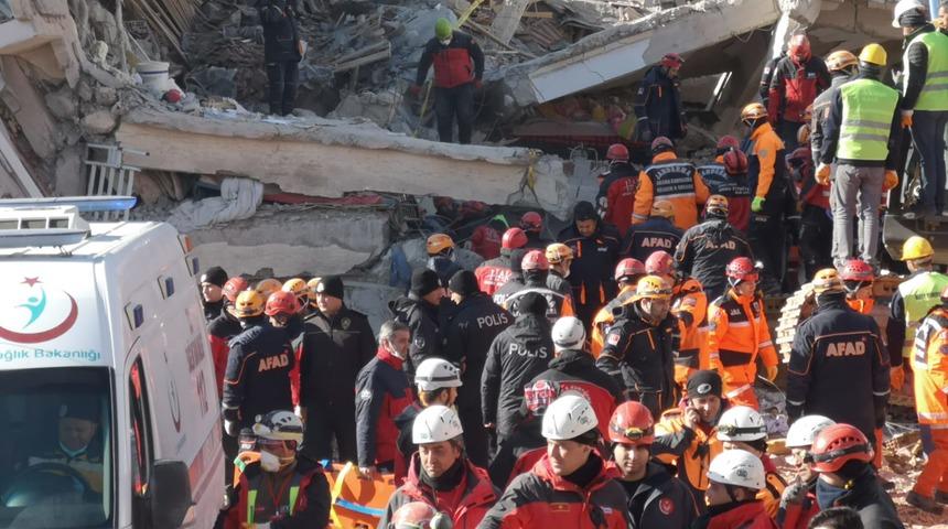 Depremle ilgili provokatif paylaşım yapan 50 kişi hakkında soruşturma