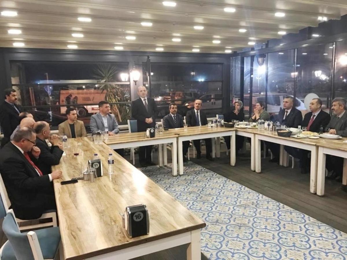 Burhaniye&rsquo;de M&uuml;ft&uuml; &Ouml;z i&ccedil;in uğurlama yemeği d&uuml;zenlendi