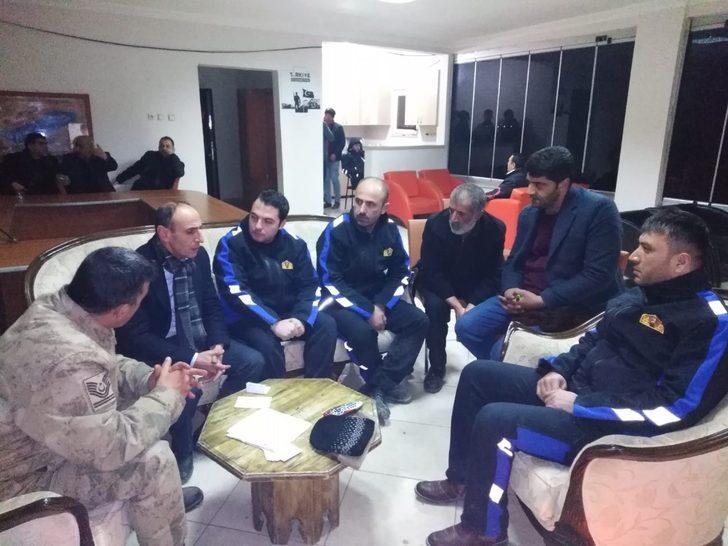 Manisa Büyükşehir Belediyesinin yardım tırı Sivrice’ye ulaştı G2