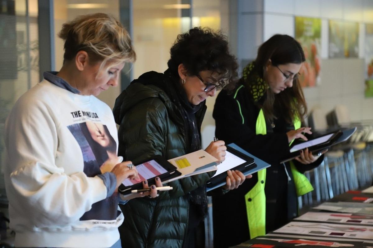 Gen&ccedil; modacılar tasarımlarıyla yarıştı