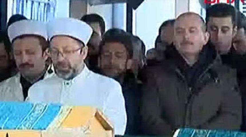 Elazığ'daki depremde hayatını kaybedenlere veda