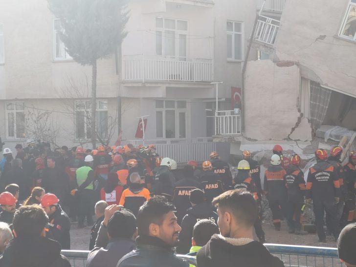 Çökme tehlikesi olan bina sallandı! Bakan Kurum ve ekipler hızla uzaklaştı G4