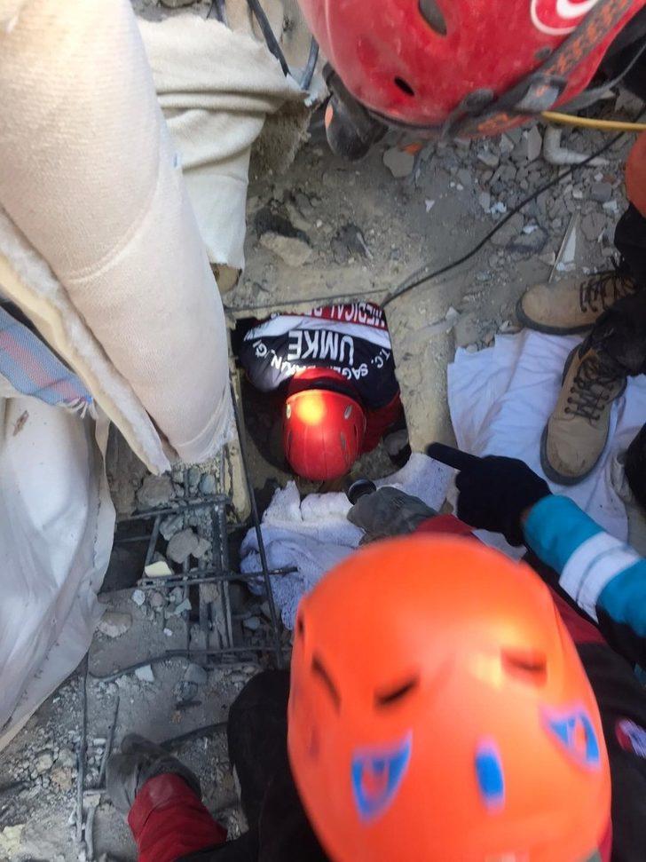 Kastamonu AFAD ve UMKE ekipleri, enkazdan iki vatandaşı kurtardı G5