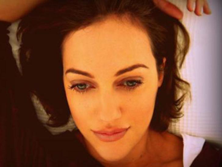 Meryem Uzerli'den yeni pozlar G3
