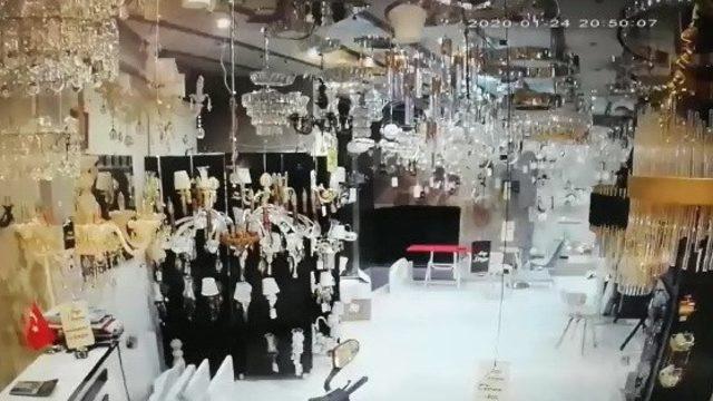 Elazığ depreminin şiddetini gösteren en net görüntüler