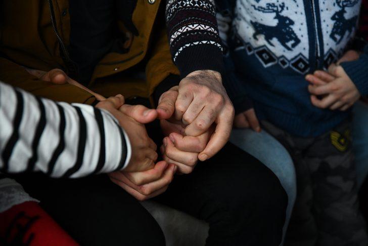 Duygusal anlar! Suriyeli genç enkazdan kurtardığı çiftle buluştu G1