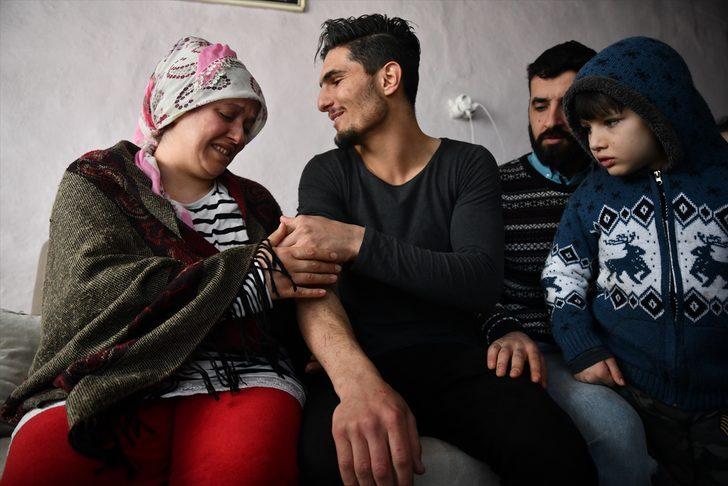 Duygusal anlar! Suriyeli genç enkazdan kurtardığı çiftle buluştu G5