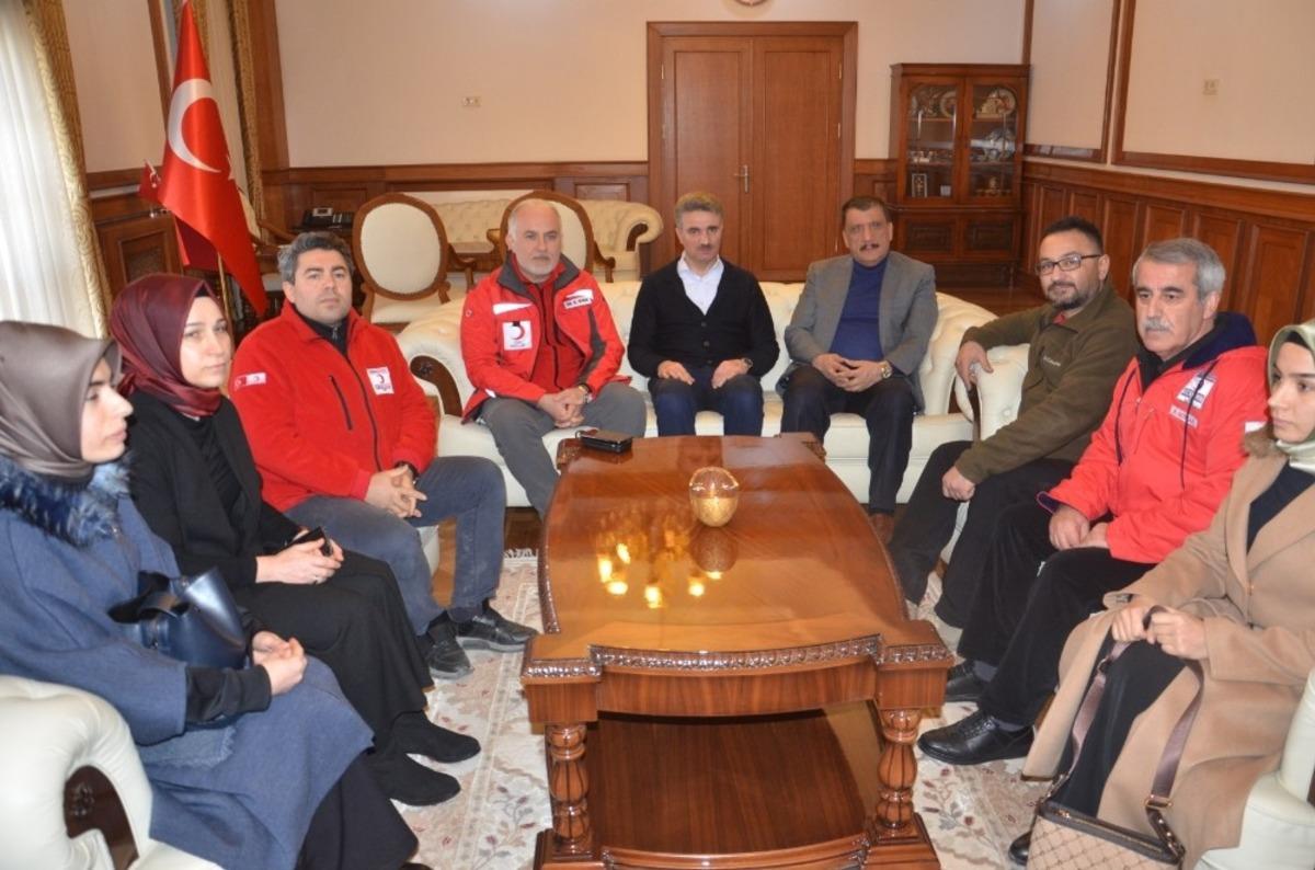 Kızılay Genel Başkanı Kınık, Vali Baruş&rsquo;u ziyaret etti