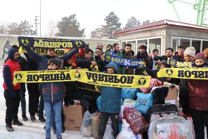 Ağrı Sporlu taraftarlardan Elazığ’a yardım G3