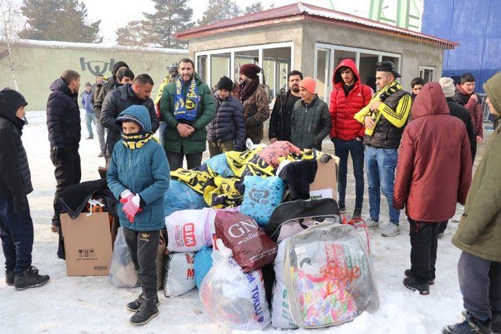 Ağrı Sporlu taraftarlardan Elazığ’a yardım G5