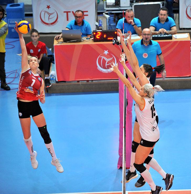 Nilüfer Belediyespor - Eczacıbaşı VitrA: 1-3 G4