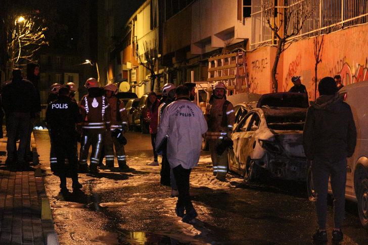 Şişli'de neler oluyor? Araçların lastiklerini kesip ateşe verdiler    G3