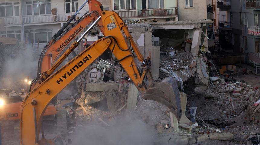 AFAD, Elazığ depremi sonrası toplanan yardım miktarını a&ccedil;ıkladı