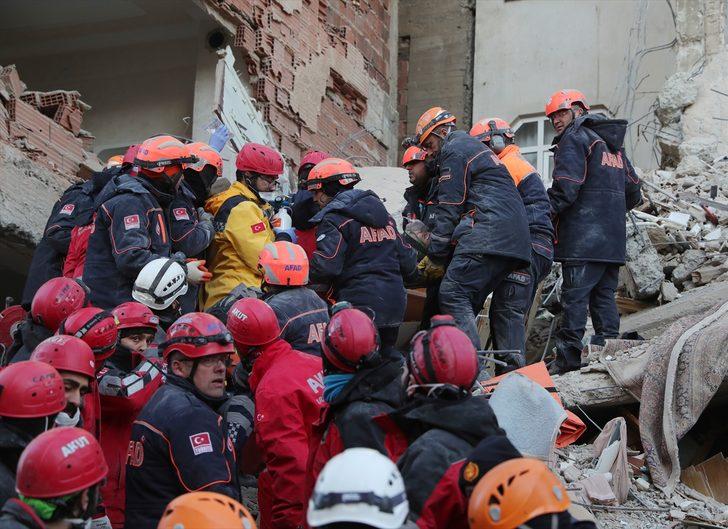 Gazeteci Serdar Akinan'ın Elazığ depremiyle ilgili iddiasına AFAD'dan yalanlama G1