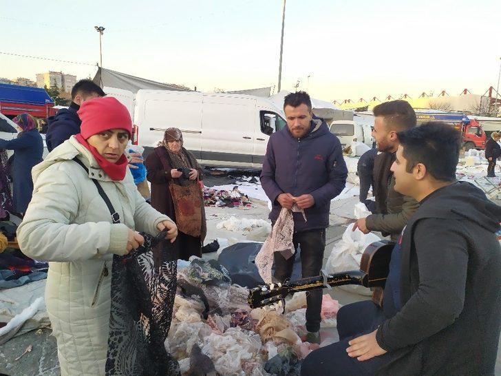 Sosyal medyada fenomen oldu! Gelenler oynamadan gitmiyor G5