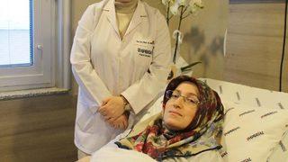 Karın ağrısı şikayetiyle gitti, yumurtalığından 3.5 kilo kist çıkartıldı