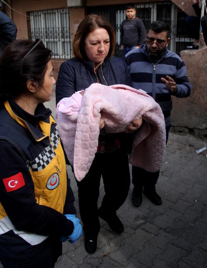 Vicdansız anne, 40 günlük bebeği kapı önüne bıraktı 'babasına ders vermek istedim' dedi G2