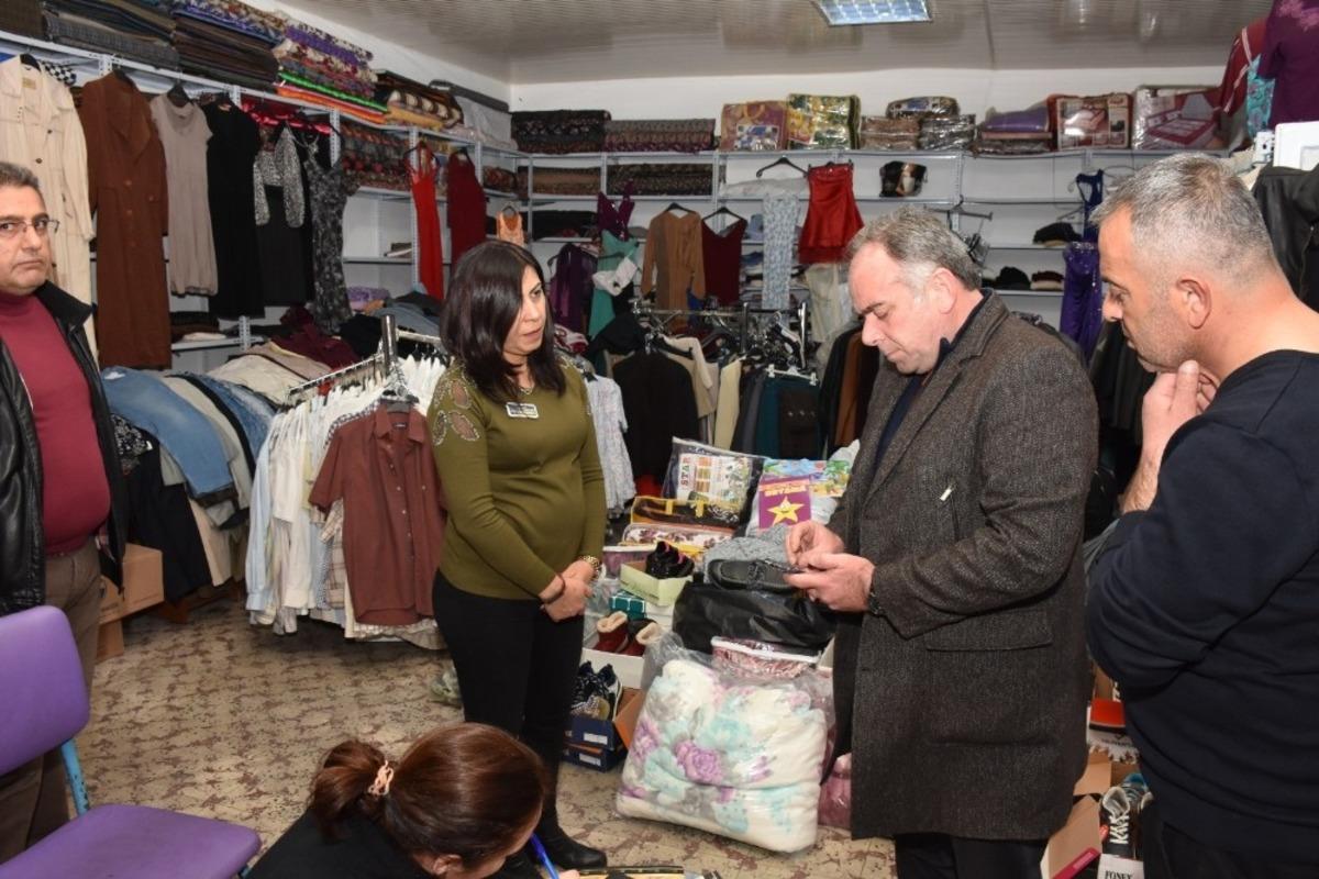 Germencik&rsquo;te mahalleler Elazığ i&ccedil;in omuz omuza verdi