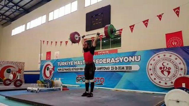 Mudanyalı halterciler kupayla döndü