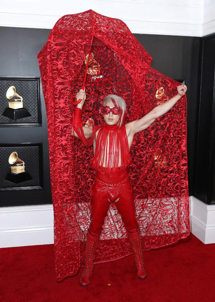 62. Grammy Ödülleri kırmızı halısı olay oldu! İşte gecenin dikkat çekenleri G2