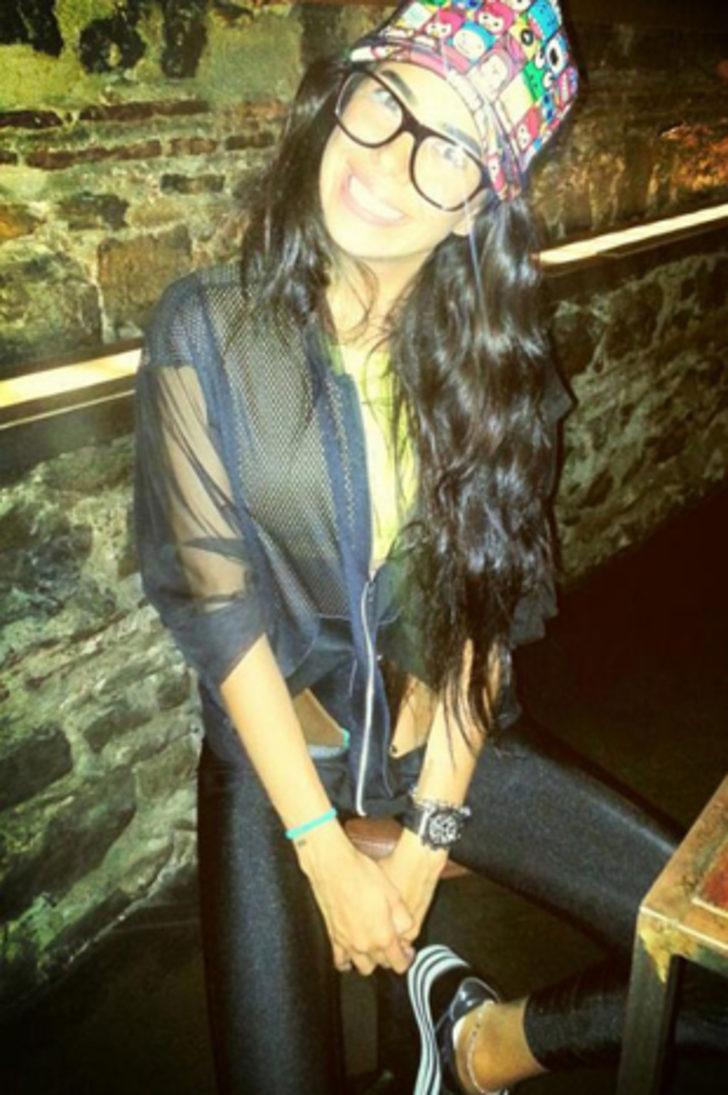 Bu kıyafeti uzmanlar yorumladı G5