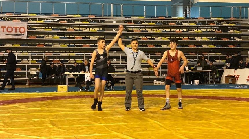 Ağrılı G&uuml;reş&ccedil;i Cihat Elkatmış T&uuml;rkiye 2.si oldu