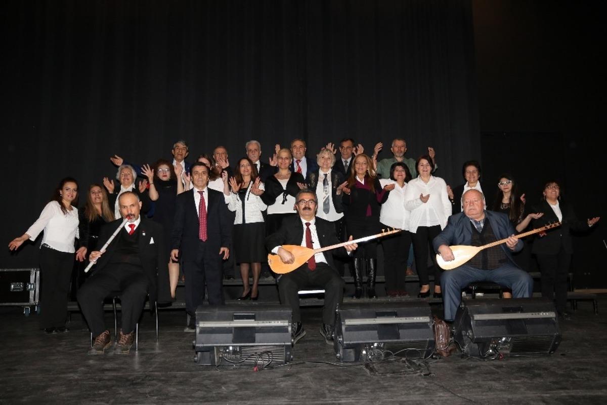 &rsquo;Farklı Renkler Farklı Sesler Korosu&rsquo;ndan prova