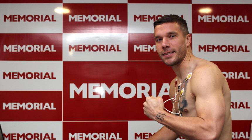 Antalyaspor'da Podolski göz doldurdu