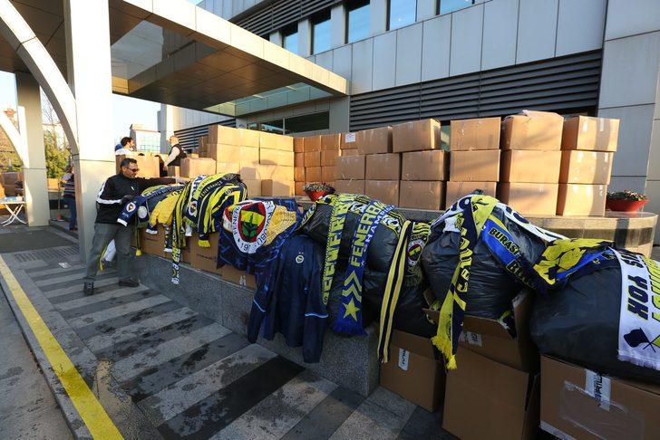 Fenerbahçeli taraftarların yardım paketleri Elazığ'a ulaştı G1