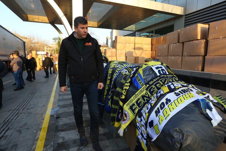 Fenerbahçeli taraftarların yardım paketleri Elazığ'a ulaştı G4