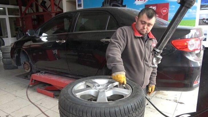 Kırıkkale’nin tek down sendromlu oto lastik ustası G3