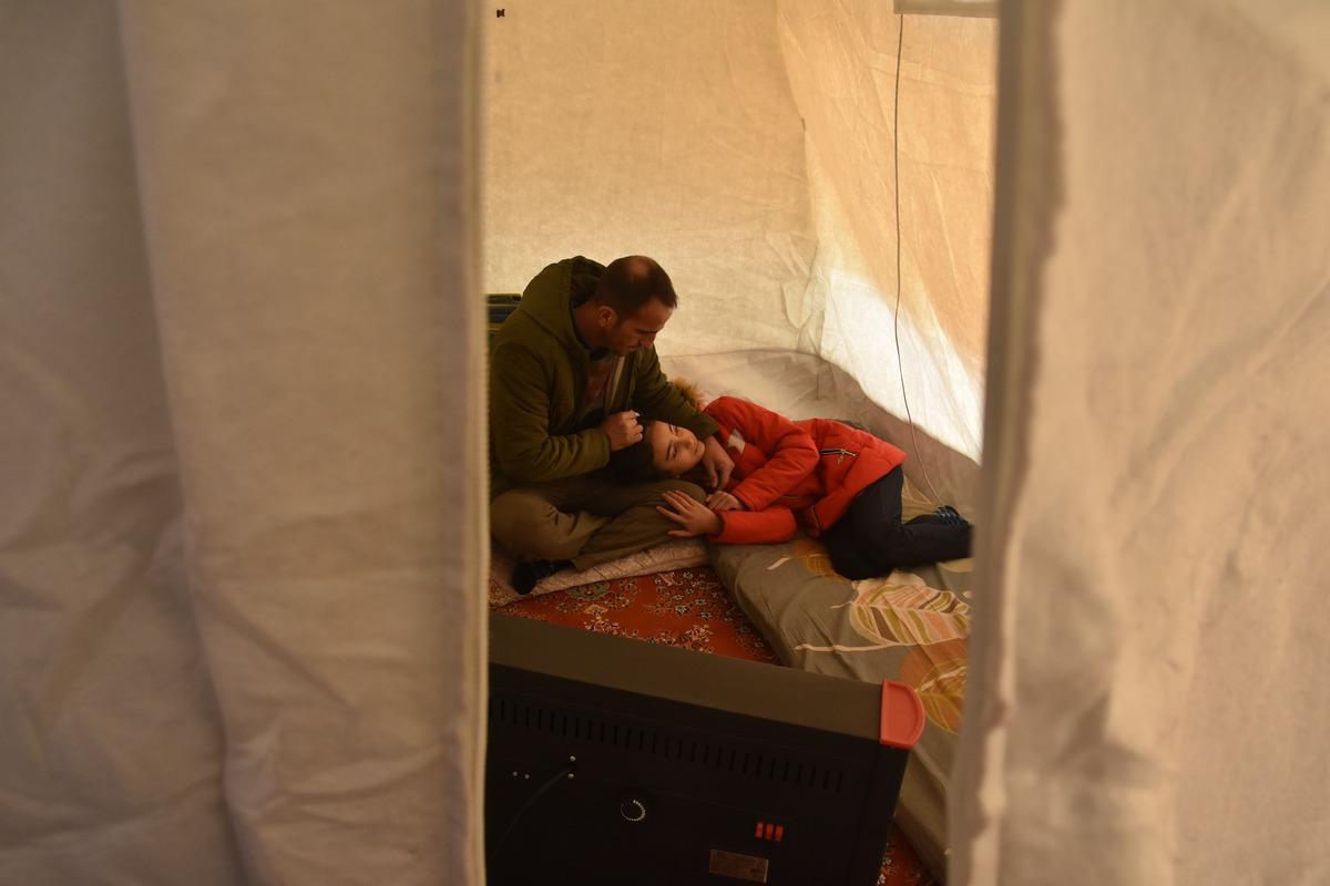 Elazığ'daki depremden sağ kurtulan Dilara o anları anlattı!