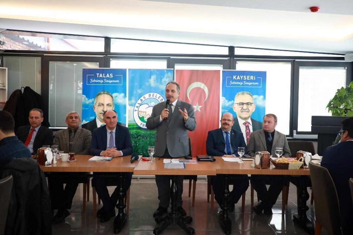 Başkan Yal&ccedil;ın, Talas&rsquo;taki okul m&uuml;d&uuml;rleriyle bir araya geldi