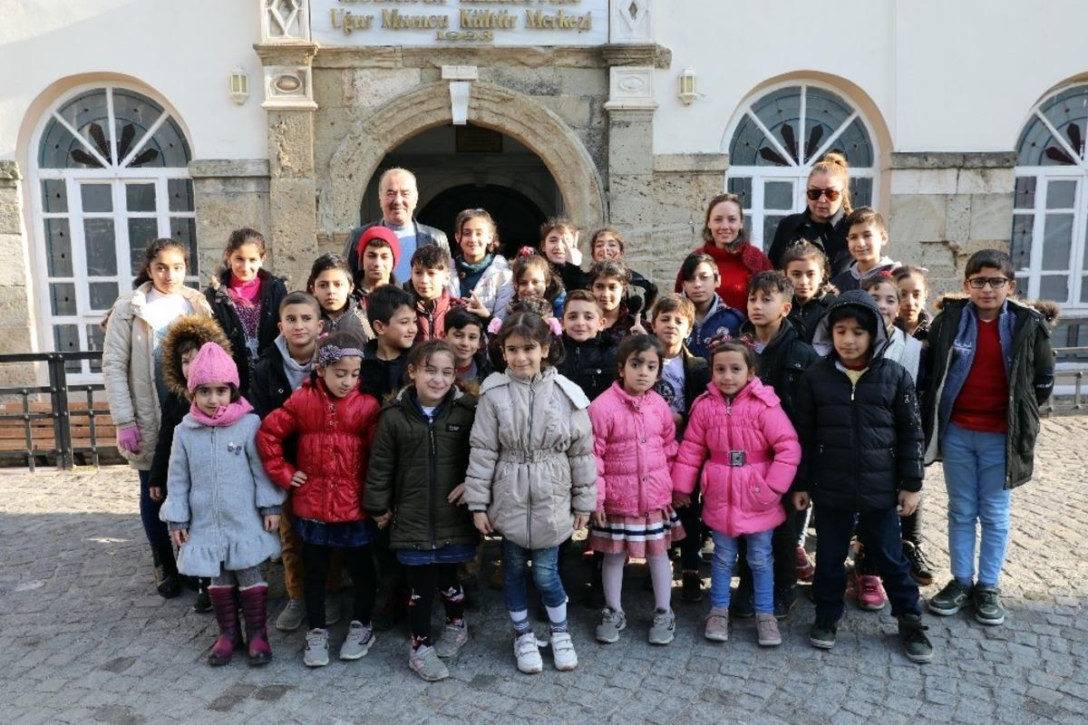 &Ouml;ğrencilerin karne hediyesi sinema oldu
