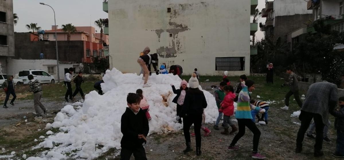 B&uuml;y&uuml;kşehir Belediyesi, &ccedil;ocuklara kar keyfi yaşattı