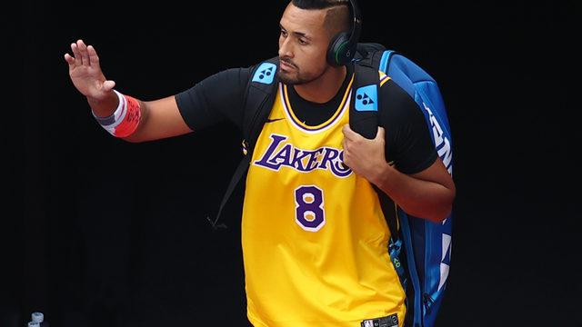 Nick Kyrgios, Kobe Bryant formasıyla korta çıktı
