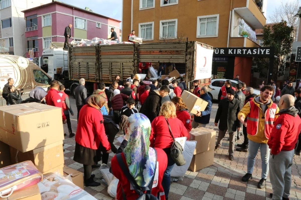 Darıca&rsquo;da toplanan yardımlar dualarla Elazığ&rsquo;a g&ouml;nderildi