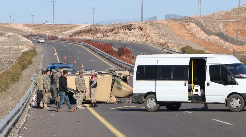 Şanlıurfa'da askeri araç devrildi: 4 yaralı