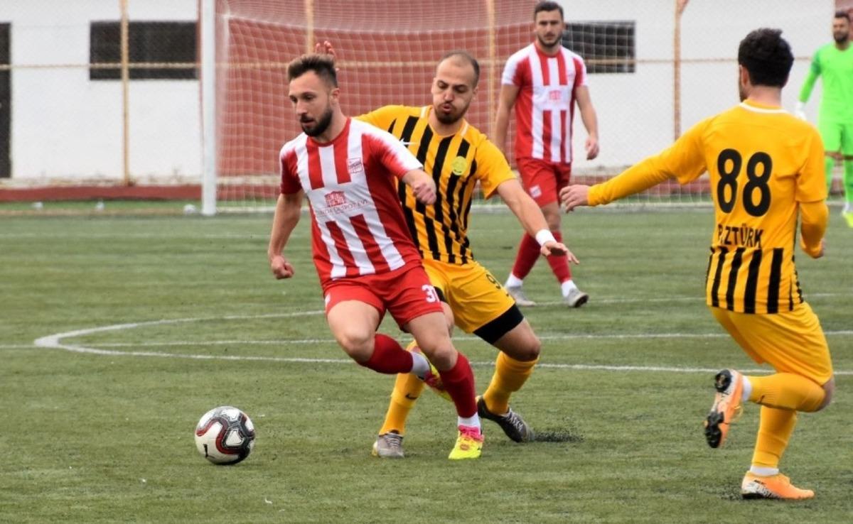 Aliağaspor FK Ayvalık&rsquo;tan 3 puan ile d&ouml;nd&uuml;