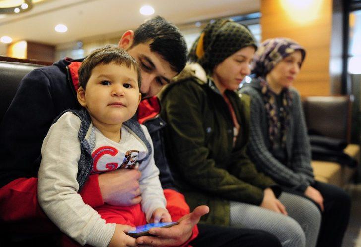 Dilek Apartmanı'nın enkazında 18 aylık bebeğini emzirmiş G1